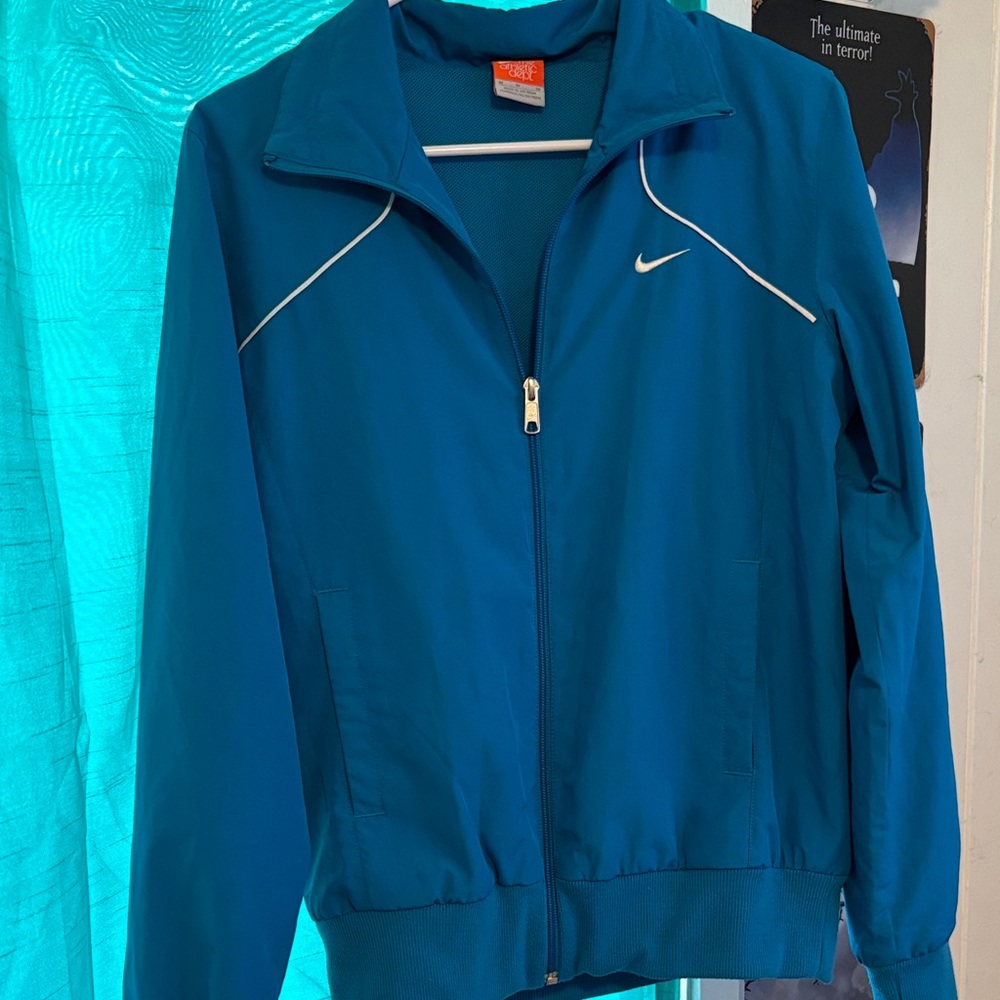 Nike wind breaker jacket